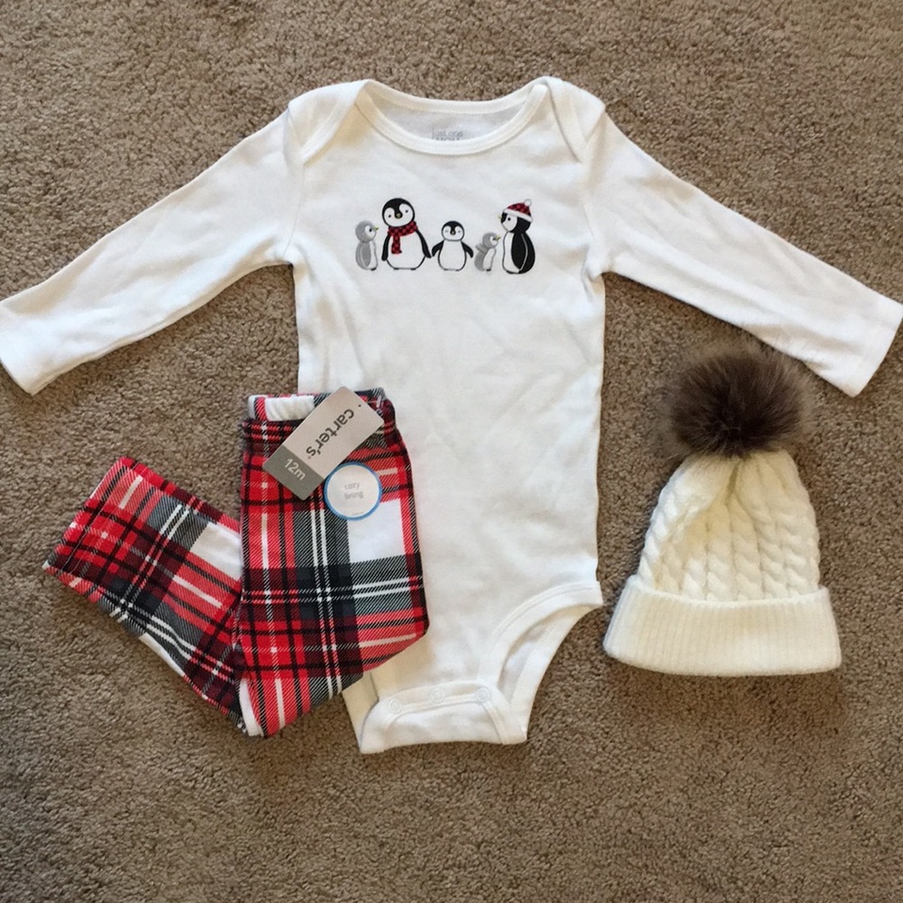 $13 SALE holiday outfit Carter’s size 9-12m